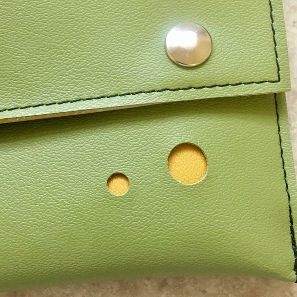 Pretty and unique Holly Aiken clutch! - Picture 4 of 7